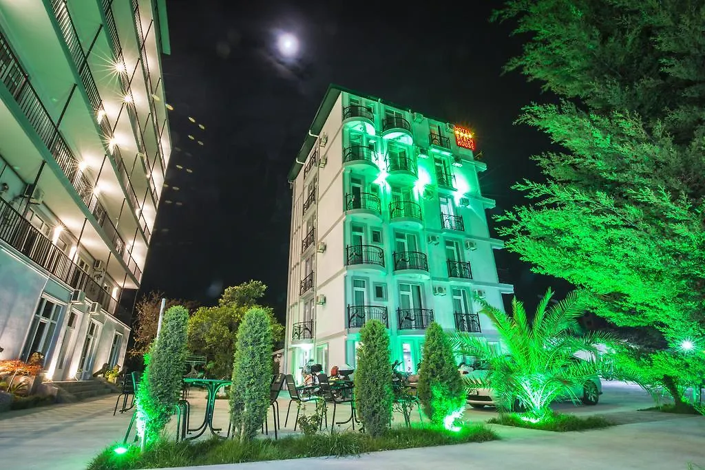 Beach House Hotel Batumi 4*,