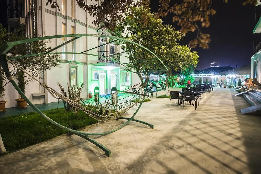Beach House Hotel Batumi