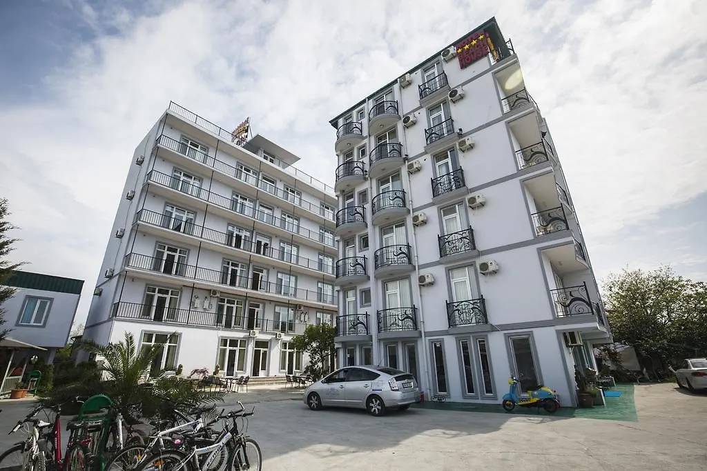 Beach House Hotel Batumi