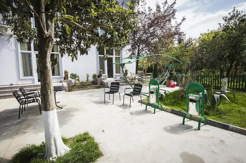 Beach House Hotel Batumi
