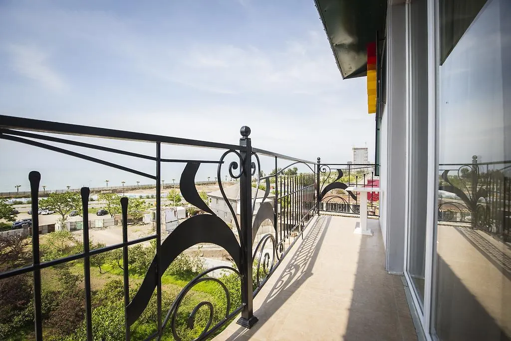 Beach House Hotel Batumi