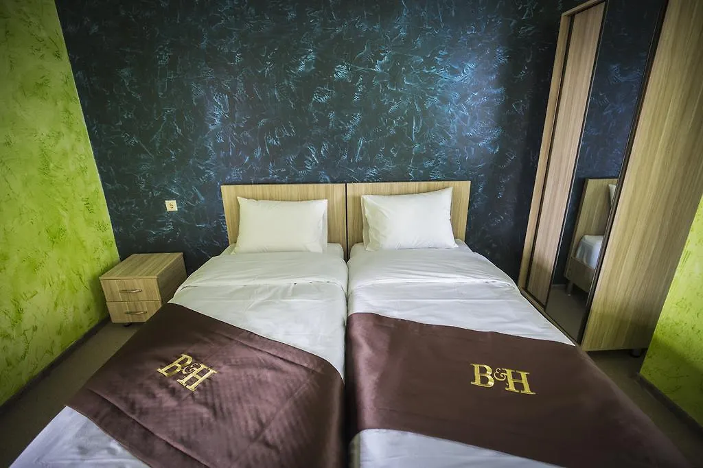 Beach House Hotel Batumi 4*,