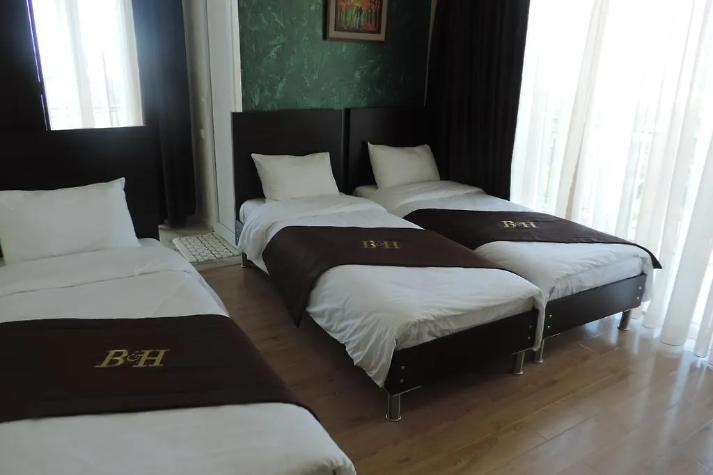 Beach House Hotel Batumi